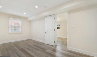 2000 S LANGLEY St, Arlington, VA 22204