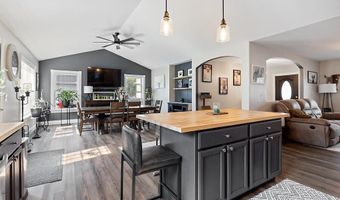 15 Fieldstone Dr, Augusta, ME 04330