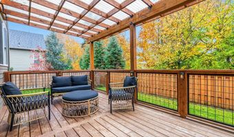 20870 YOSEMITE St NE, Aurora, OR 97002