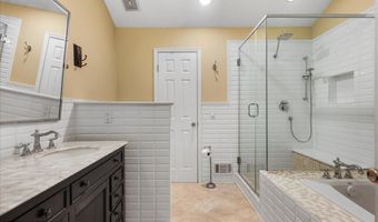 403 Timberbrooke Dr C, Bedminster, NJ 07921