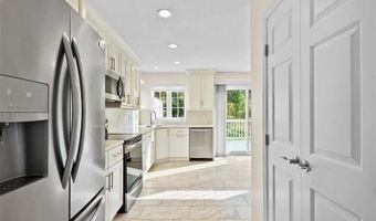 510 W Village Green Blvd, Adams Twp., PA 16046