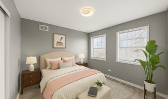 903 Old Oak Cir, Algonquin, IL 60102