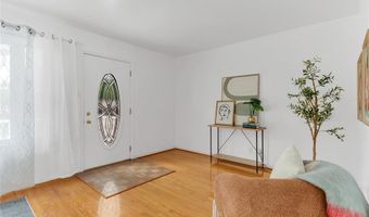 4359 Mohegan Dr, Affton, MO 63123