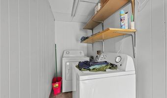 403 Commonwealth Ave, Warwick, RI 02886
