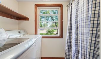 8768 Meadowridge Ln, Indianapolis, IN 46217