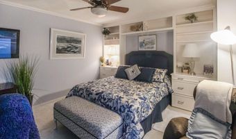 1200 N NASH St 211, Arlington, VA 22209