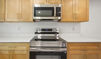 135 Holmes St, Barnesville, GA 30204