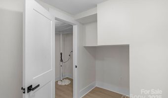 215 Wyanoke Ave, Charlotte, NC 28205