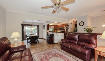 8 Beckmann Ln, Nashua, NH 03062