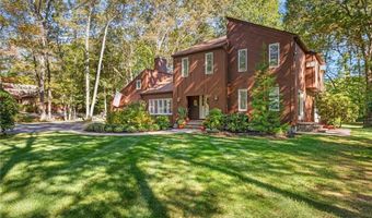24 GREENWOOD Ln, Lincoln, RI 02865