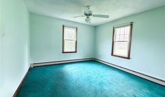 6 Lakewood Dr, Narragansett, RI 02882