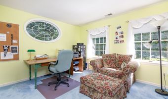 56 Larkspur Ln, Bristol, CT 06010