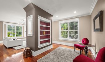 9715 SINGLETON Dr, Bethesda, MD 20817