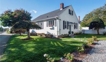26 Vernon Ave, Newport, RI 02840