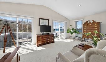 338 Shore Dr, Branford, CT 06405