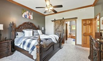 102 Greenhurst Ct, Auburn, IN 46706