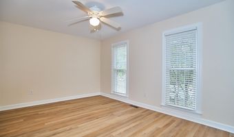 119 Heatherwood Dr, Apex, NC 27502