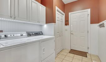 211 Emerald Meadows Dr, Arnolds Park, IA 51331