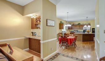 420 April Oaks Ct, Ballwin, MO 63021