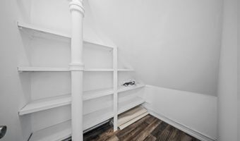 2 Lee Ave, Albertson, NY 11507
