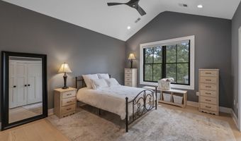 414 N MONROE St, Arlington, VA 22201
