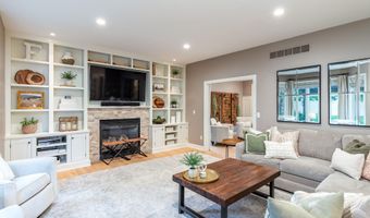 3728 Bridgeport Dr, Ames, IA 50010