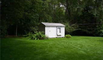 8 Presque Isle Trl, Narragansett, RI 02882