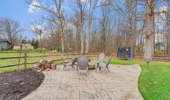 9968 Pebble Beach Cv, Aurora, OH 44202