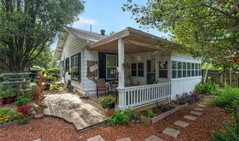 902 F St, Barling, AR 72923