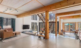 85 Gondola Ave, Jamestown, RI 02835