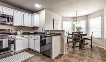 2006 W Greenleaf Ct, Bartlesville, OK 74006