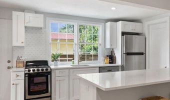 606 Carteret St 2, Beaufort, SC 29902