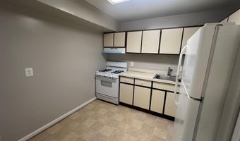 19 CANTERBURY Sq 201, Alexandria, VA 22304