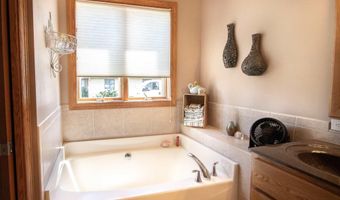 901 Park Dr, Anita, IA 50020