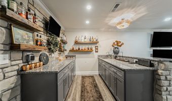 1203 Whispering Shrs, Vermilion, OH 44089