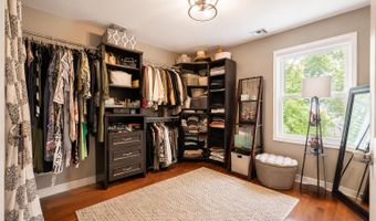 71 Compton St, Belford, NJ 07718