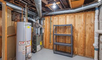 218 E 7th St, Ames, IA 50010