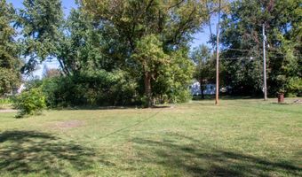 133 W Delta St, Aurora, MO 65605