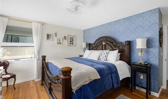 92 Turner Ave, Cranston, RI 02920
