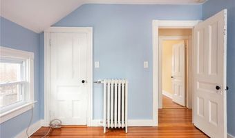 5 Cummings Rd, Newport, RI 02840