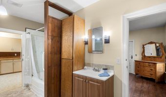 344 S 3RD St, Athena, OR 97813