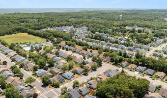 84 CHAIN Blvd, Bayville, NJ 08721
