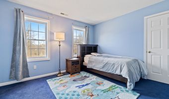 33 Roxbury Ct, Cheshire, CT 06410