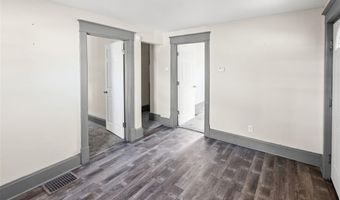 725 Park Dr, Alton, IL 62002