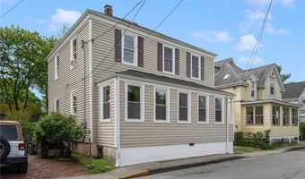 53 Warner St, Newport, RI 02840