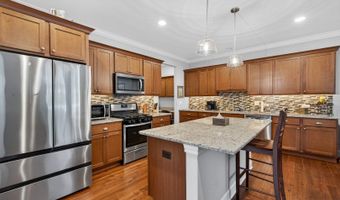 777 W Fairway Dr, Addison, IL 60101