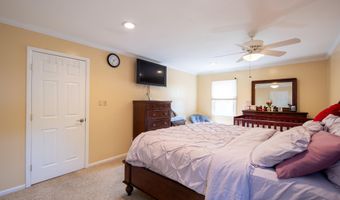 51 Aspen Cir, Albany, NY 12208