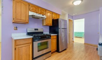 706 N Lawler Ave, Addison, IL 60101