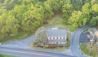 2165 STATE St, Alburtis, PA 18011