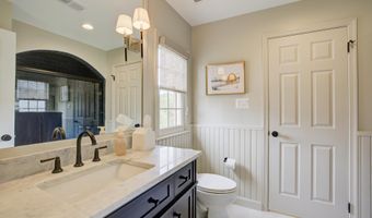 9110 WILLOW GATE Ln, Bethesda, MD 20817